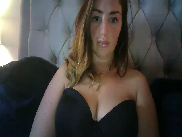 Live sex webcam photo for glasgowgirl1 #271559873