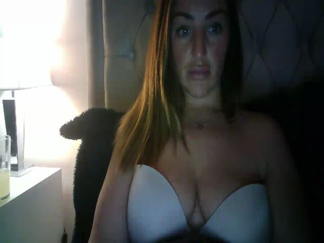 Live sex webcam photo for glasgowgirl1 #271563823