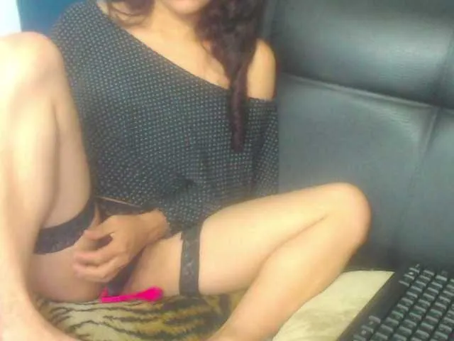 Live sex webcam photo for Tikerbellgirl #271561612