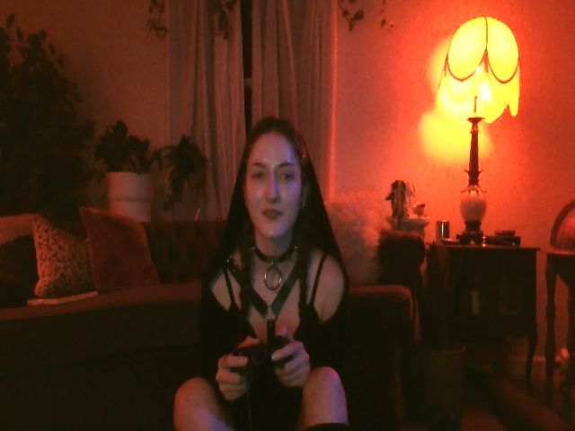 Live sex webcam photo for vampirekitty #271557946