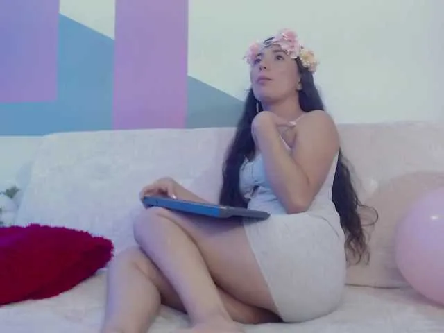 Live sex webcam photo for emmacooper19 #271561856