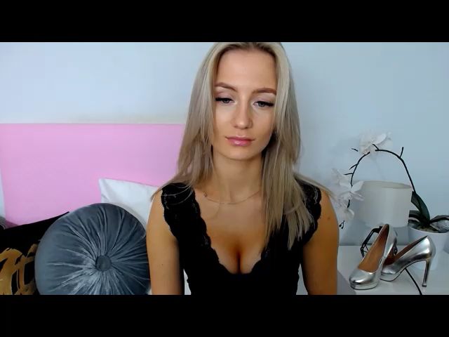 Live sex webcam photo for LenaaX #271568681