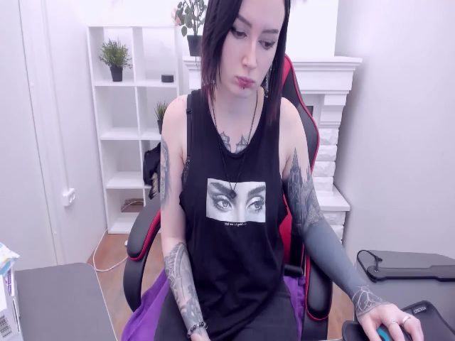 Live sex webcam photo for HelenCarter #271569164