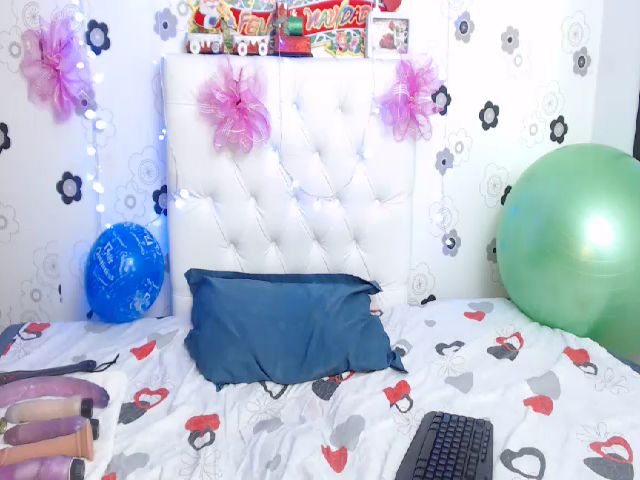 Live sex webcam photo for moon_27 #271569032