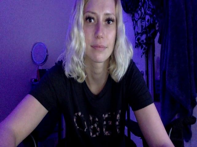 Live sex webcam photo for KendraK_badd #271569046