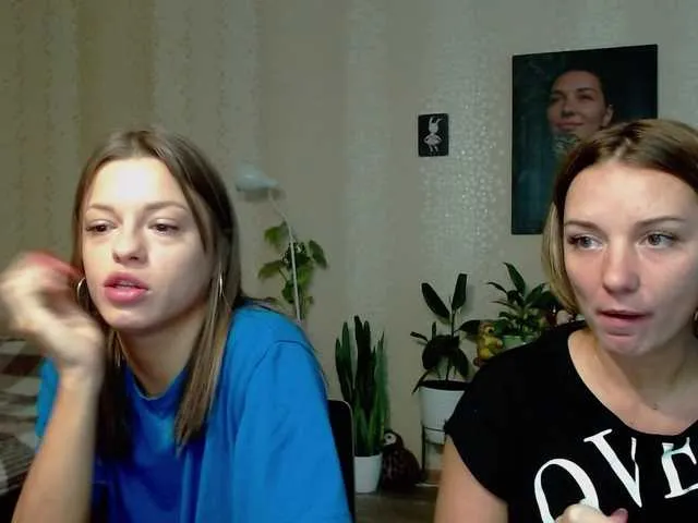 Live sex webcam photo for BugaGirls #271574017