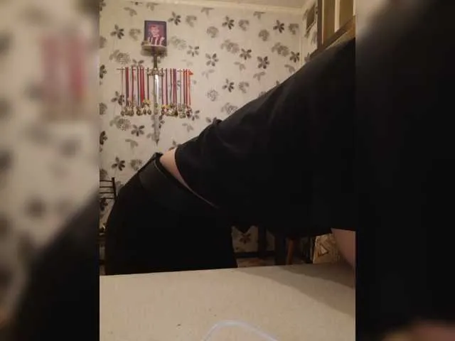 Live sex webcam photo for looklisten #271582097