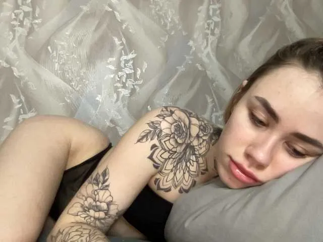 Live sex webcam photo for 669Aleksa669 #271581970