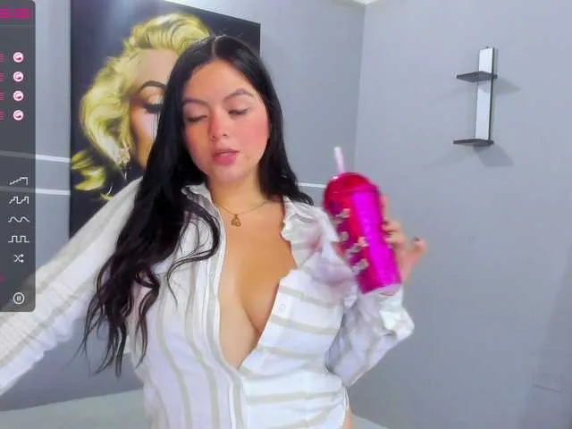 Live sex webcam photo for chanell-1 #271578183