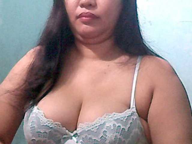 Live sex webcam photo for wildmom4u #271571050