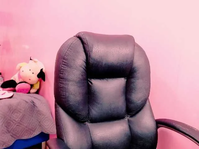 Live sex webcam photo for GlendaHolt #271571413