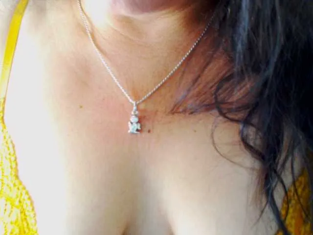 Live sex webcam photo for jimenacolinss #271583295