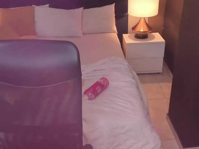 Live sex webcam photo for AngelineRobie #271570057