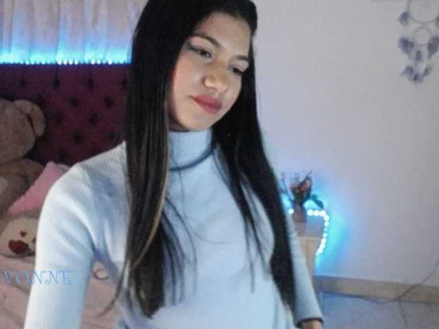 Live sex webcam photo for littlevonne17 #271582972