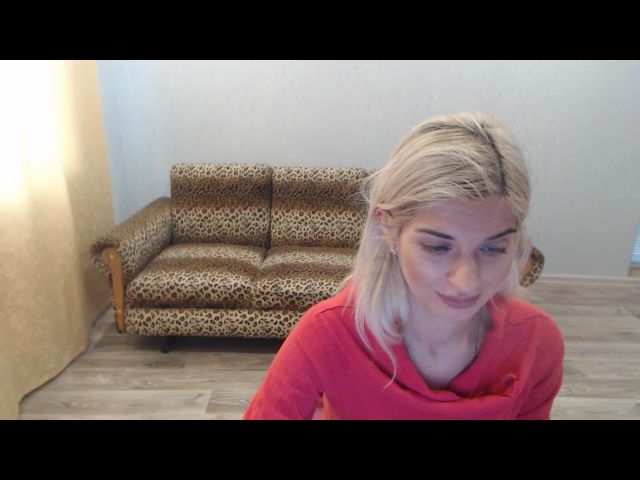 Live sex webcam photo for SexyBeatriice #271575936