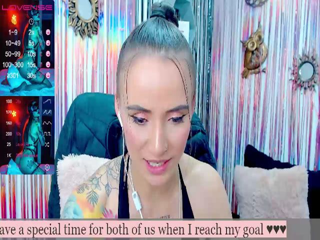 Live sex webcam photo for Avaa22_ #271585580
