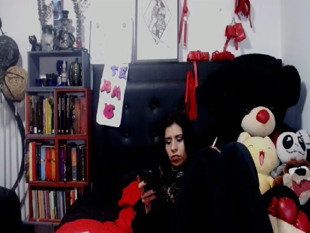 Live sex webcam photo for MilfKatty #271575971