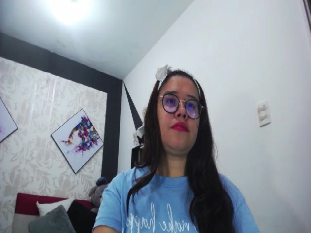 Live sex webcam photo for Marylin_hot10 #271580475