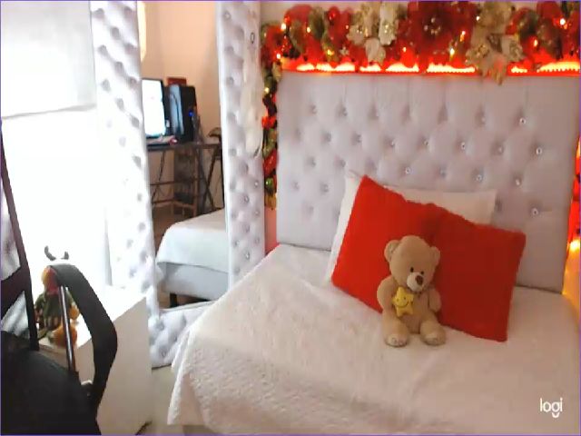 Live sex webcam photo for Antonella_lpz #271579697