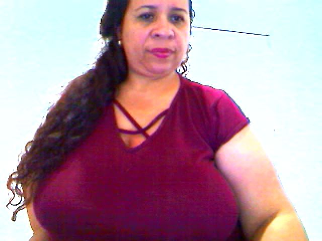Live sex webcam photo for LatinaBigAss4 #271571941