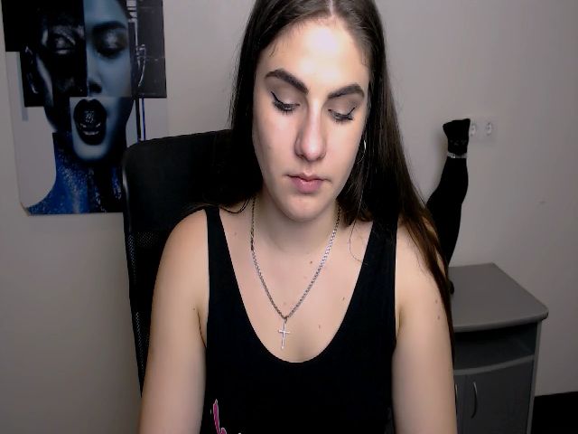 Live sex webcam photo for MollyKiss_ #271579875