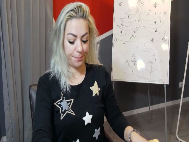 Live sex webcam photo for Viviana05 #271576213