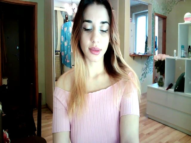 Live sex webcam photo for Lexy_hott #271576324