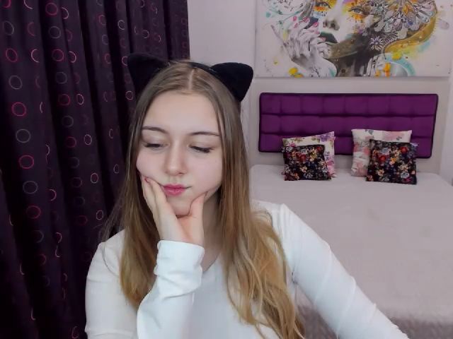 Live sex webcam photo for LorraineIce #271577037
