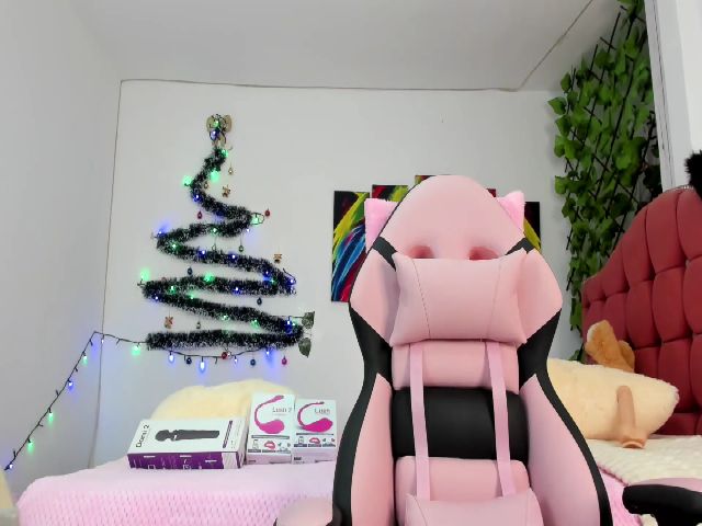Live sex webcam photo for Holly_rosee #271584278
