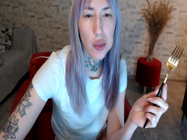 Live sex webcam photo for sexy_succubs #271585218