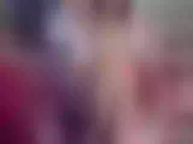 Live sex webcam photo for JoaneMoris #271570190