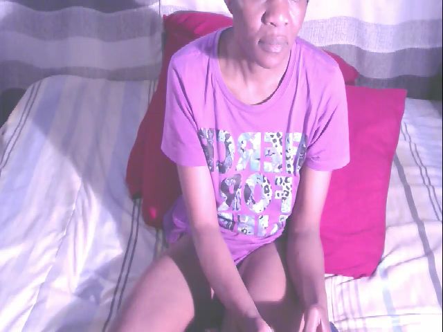 Live sex webcam photo for Sexybooty85 #271573142