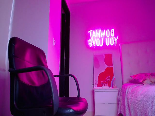 Live sex webcam photo for Sara_watson #271580819