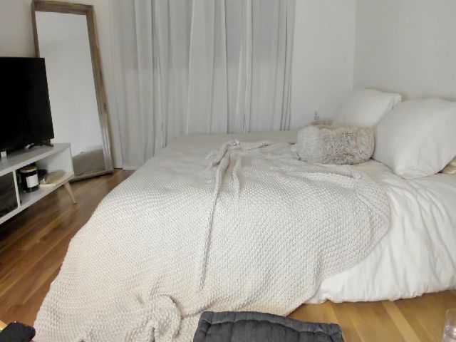 Live sex webcam photo for NikkiFetish #271571521