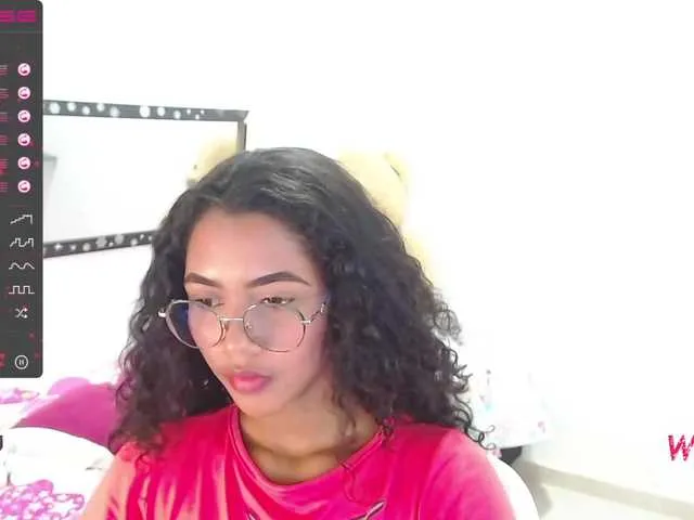 Live sex webcam photo for Anniemiss #271582564