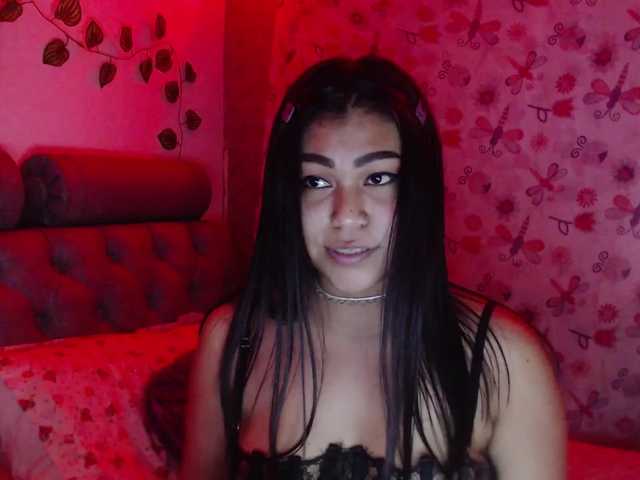 Live sex webcam photo for sara-guzman02 #271583274