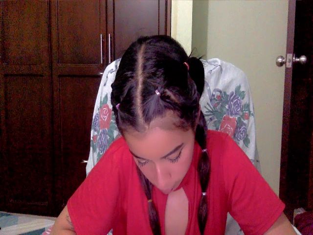 Live sex webcam photo for tinquerbell69 #271573030