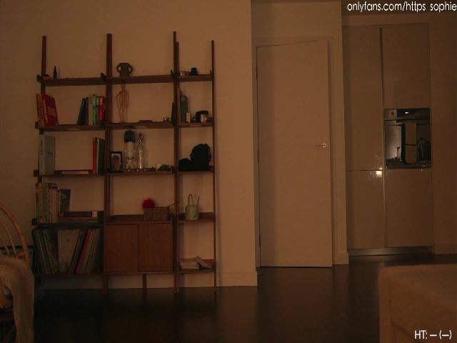 Live sex webcam photo for https_sophie #271585542