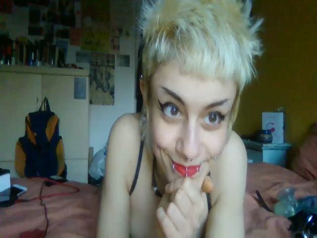 Live sex webcam photo for Punky_heidi #271580332