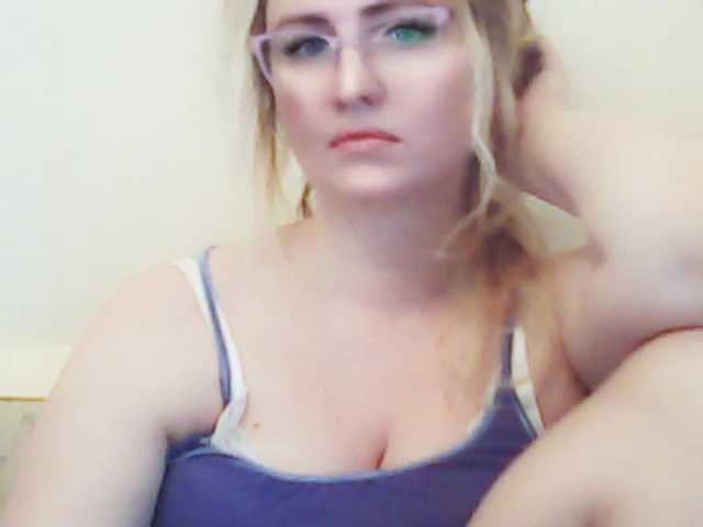 Live sex webcam photo for XMomentX1 #271577872