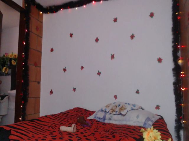 Live sex webcam photo for Zara44sweet #271579970