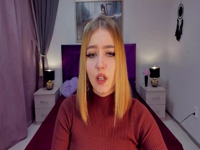 Live sex webcam photo for ViolaRose #271583909