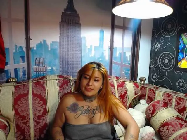 Live sex webcam photo for xeomy-t #271575176