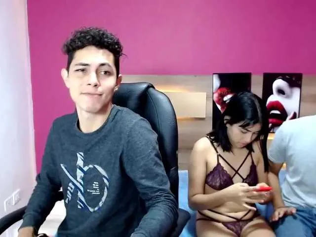 Live sex webcam photo for MonkeyShine #271582059