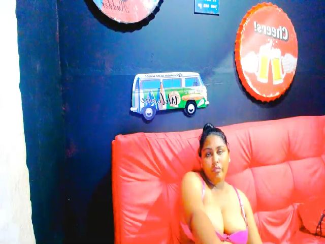 Live sex webcam photo for IndianFlame21 #271578748