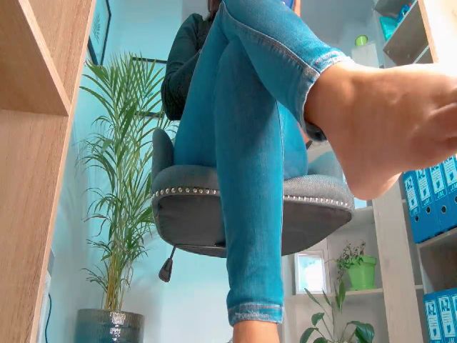 Live sex webcam photo for Angeelica22 #271571555