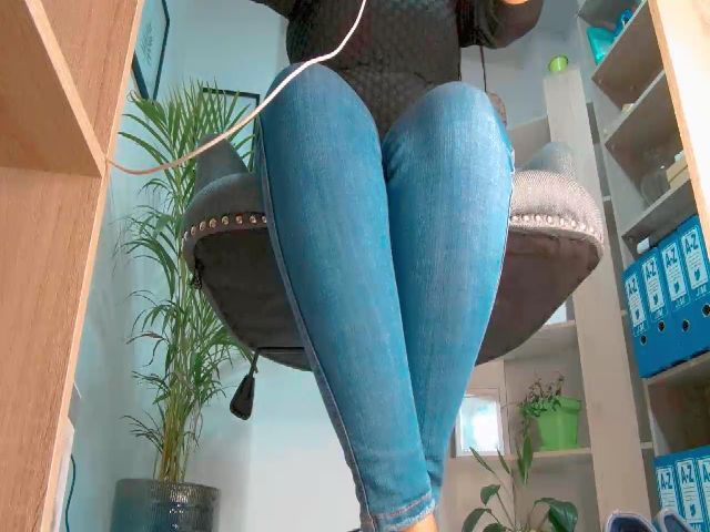 Live sex webcam photo for Angeelica22 #271571757