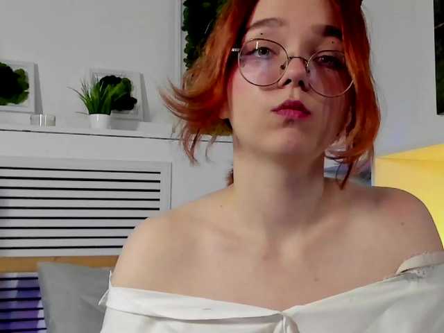 Live sex webcam photo for lickable-caro #271578085