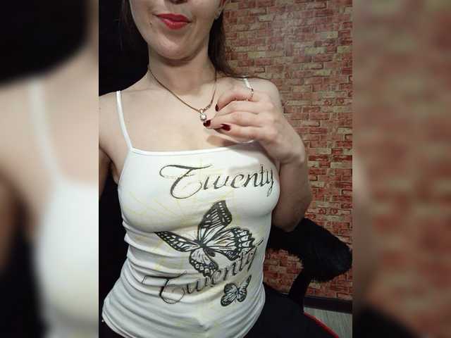 Live sex webcam photo for -Sandra-- #271569868