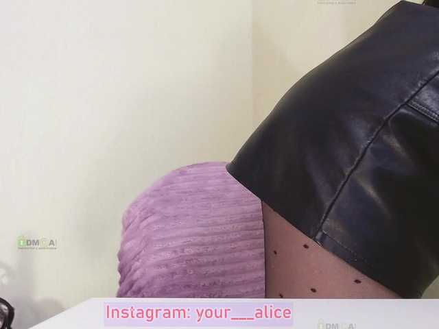 Live sex webcam photo for Alice-Fox #271569958